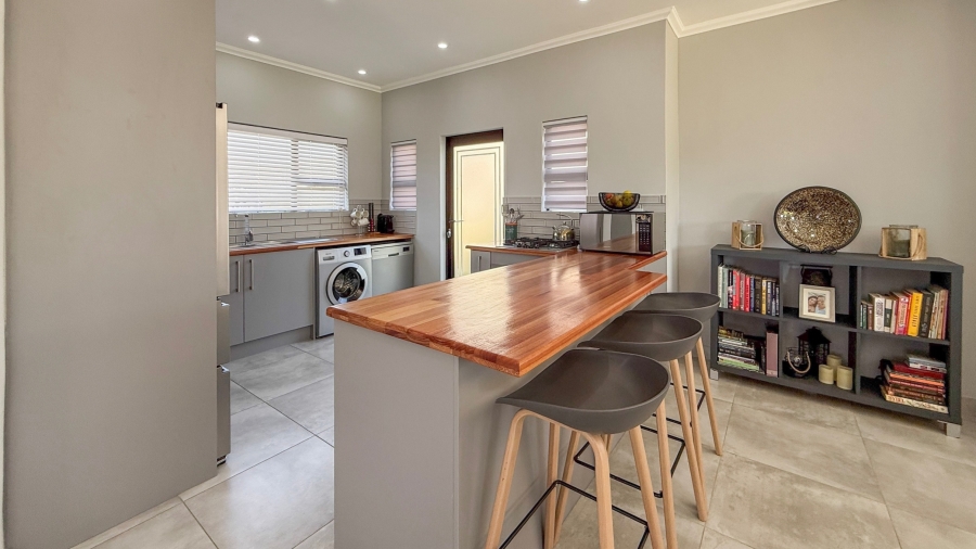 3 Bedroom Property for Sale in Everglades Estate North West